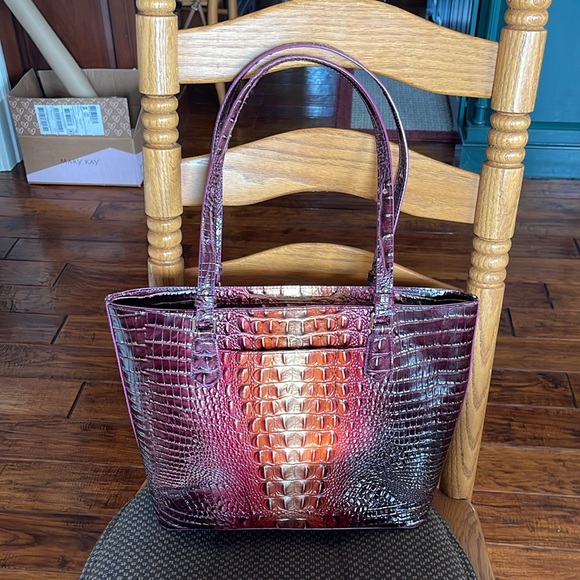 Brahmin Shoulder Bag. Maroon/gold/brown - Picture 5 of 5